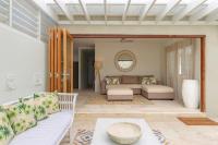 Beachside 5 with Ocean glimpses - B&B