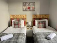 Twin Room with Private Bathroom