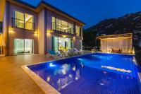 LA VILLA CELINE- XLarge villa complete privacy in nature, pool with wonderful view - B&B Kalkan