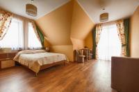 Dreibettzimmer mit Balkon