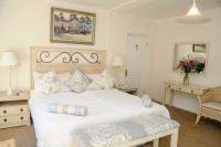 Standard Suite with Garden View - 4