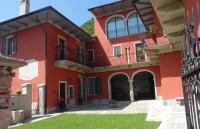 Domus Cusiana complesso vista lago e piscina - Chambres d’hôtes Miasino