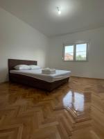 B&B Podgorica - Entire spacious apartment with free parking - Bed and Breakfast Podgorica