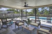 B&B Naples - Chic Beach House with Lanai and Private Yard! - Bed and Breakfast Naples