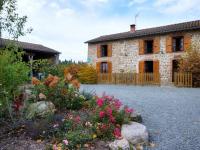 Gîte au calme avec terrasse, cheminée et pêche à proximité, animaux acceptés. - FR-1-496-225 - B&B