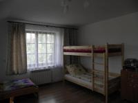 Familienzimmer mit Gartenblick