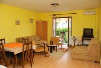 Apartamento de 1 dormitorio con terraza