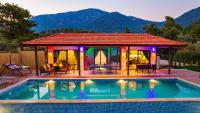 Oreo - 3 Bedroom Holiday Villa with jaccuzi in Fethiye Yeşilüzümlü - B&B