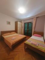 Appartamento con 3 Camere da Letto, Balcone e Vista Mare