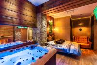 Studio with Spa Bath