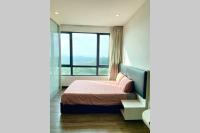 Landmark Residence 2, High Floor with Nice View, Free Parking, TVbox. - Chambres d’hôtes