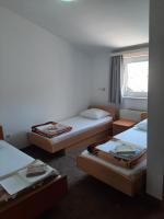 Dreibettzimmer