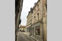 Laon : Suite privée au pied de la cathédrale - Bed and Breakfast
