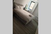 2 bedroom, 2 bathroom, New Apartment Watford Town Centre - B&B Watford