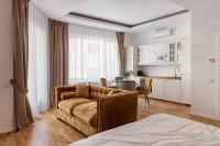 pedestrian street in city center for comfortable and beautiful stay with all comodities within walking distance - B&B Cluj-Napoca