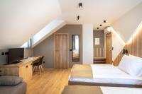 Deluxe Room (2 Adults + 1 Child)