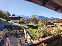 Savoyard Farmhouse - Sleeps 14 Garden & Parking - B&B Arâches-la-Frasse
