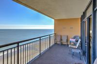 B&B Myrtle Beach - Custom decor,oceanfront and spacious onsite restaurant pools pool bar Sleeps 10 - Bed and Breakfast Myrtle Beach