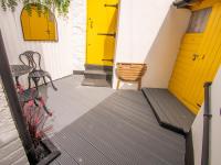 North Bay Holiday Apartment with Internet, Smart TV's and Patio Area - B&B Scarborough