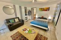 LE JAD Joli F2 proche Gare, Arènes avec terrasse privée - B&B Nîmes