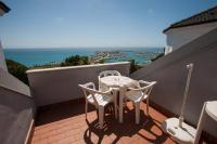 Monolocale con Balcone e Vista Mare - su 2 Livelli