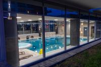 Apartament 7M z Basenem w jednym budynku Rewal, free private parking, Park rozrywki HOSSOLAND 30 minut - Chambres d'hôtes Rewal