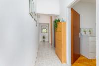 Apartment Tesic close to the sea with shared 4xbicycles - B&B