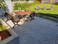 Huge BBQ Garden 2, Spacious Flat, AC, Free Parking 2 - B&B Lubiana
