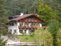 Gästehaus Arnspitzblick - Bed and Breakfast Scharnitz