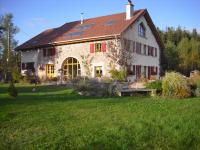 "Chambre Merisier" dans une ferme avec étang privé au coeur de la région des mille étangs, Faucogney-et-La-Mer - Bed and Breakfast