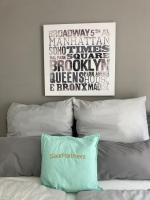 Living at Saarpartments - AdultsOnly - Business & Holiday Homes with Kitchen for Long- and Short Term stay, 3 min to St Johanner Markt and Points of Interest - B&B Saarbrücken