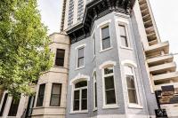 Gold coast villa with free parking garage sleeps 10 - B&B