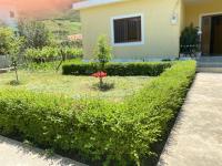 Flowery House near the Sea and the Mountain - B&B Vlore