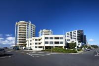 Oceanside Resort Internal Ground Floor Studio Unit Privately Owned in Mt Maunganui No External window or Air Conditioning - B&B Mount Maunganui