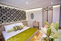 Deluxe Two-Bedroom Apartment