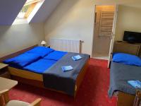 Dreibettzimmer mit eigenem Bad
