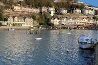 Modern House in Looe, Near Beach and Bars with Great Views and free access to a nearby Indoor Swimming Pool - Chambres d’hôtes