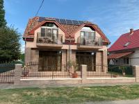 Mediterán Fedett Medencés Apartmanház - B&B Szántód