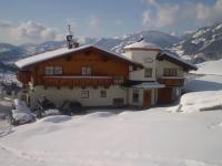 B&B Alpendorf - Landhaus Gruber Winter - Bed and Breakfast Alpendorf