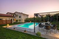 Holiday House OLIVE GROVE with pool and garden - B&B