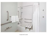 Studio Room with Hearing Accessible Roll In Shower - Non-Smoking