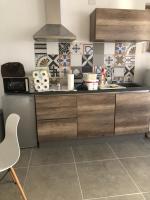 Gite 3 étages dans ruelle au calme - B&B Jujurieux