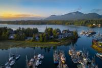 B&B Ucluelet - Waters Edge Shoreside Suites - Bed and Breakfast Ucluelet