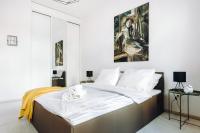 Deluxe Apartment with Nowomiejski Market View (1st floor)