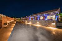 Kozanos Suites with Private Pool - B&B