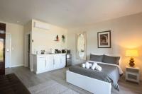 Awesome Balboa and Downtown View with Cozy Patio - B&B