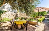 B&B Lloseta - Beautiful Home In Lloseta With Kitchen - Bed and Breakfast Lloseta