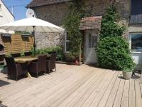 Maison Ensoleillee - - B&B