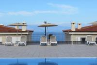 Luxury House with 3 Bedrooms, Sea Wiew and Swimming Pool in a quiet Residence - B&B