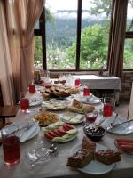 Guest House Nanu - B&B Mestia